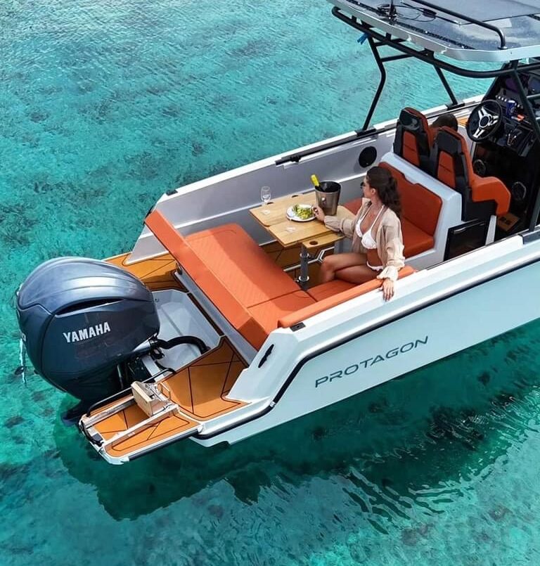 Protagon 25 Sundeck mit Kabine, Sonderausstattung + Yamaha 200 PS Protagon 25 Sundeck mit Kabine, Sonderausstattung + Yamaha 200 PS