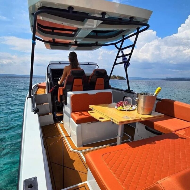 Protagon 25 Sundeck mit Kabine, Sonderausstattung + Yamaha 200 PS Protagon 25 Sundeck mit Kabine, Sonderausstattung + Yamaha 200 PS