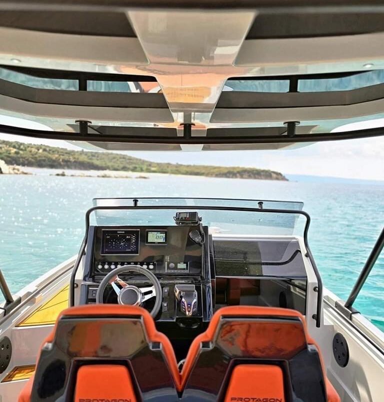 Protagon 25 Sundeck mit Kabine, Sonderausstattung + Yamaha 200 PS Protagon 25 Sundeck mit Kabine, Sonderausstattung + Yamaha 200 PS