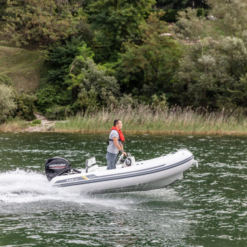 ZAR Mini LUX 12, Luxus RIB Schlauchboot, Länge 3.50m mit Aluminiumrumpf ZAR Mini LUX 12, Luxus RIB Schlauchboot, Länge 3.50m mit Aluminiumrumpf