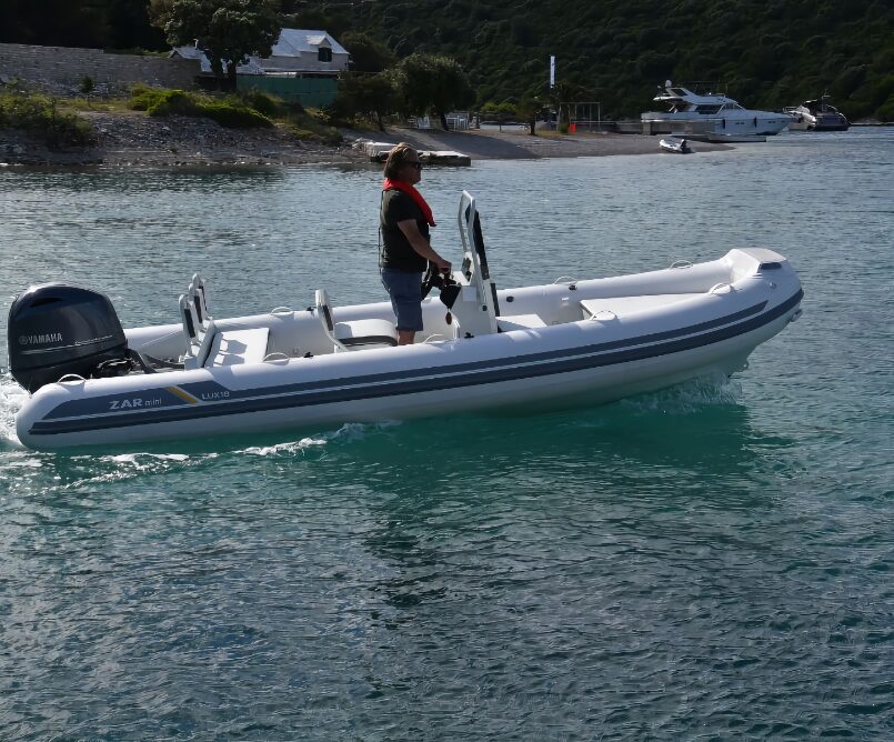 ZAR Mini LUX RIDER 18, Luxus RIB Schlauchboot, Länge 5.50m ZAR Mini LUX RIDER 18, Luxus RIB Schlauchboot, Länge 5.50m