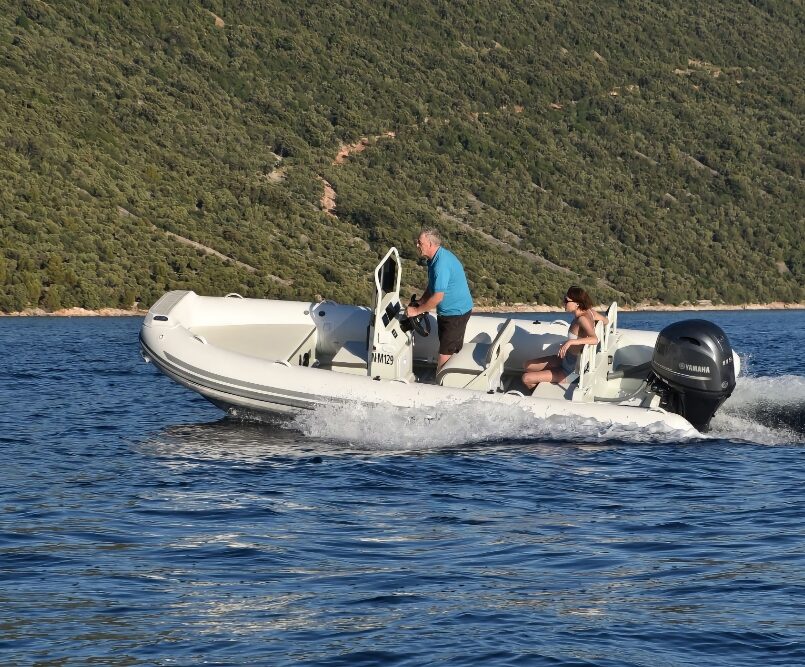 ZAR Mini LUX RIDER 18, Luxus RIB Schlauchboot, Länge 5.50m ZAR Mini LUX RIDER 18, Luxus RIB Schlauchboot, Länge 5.50m