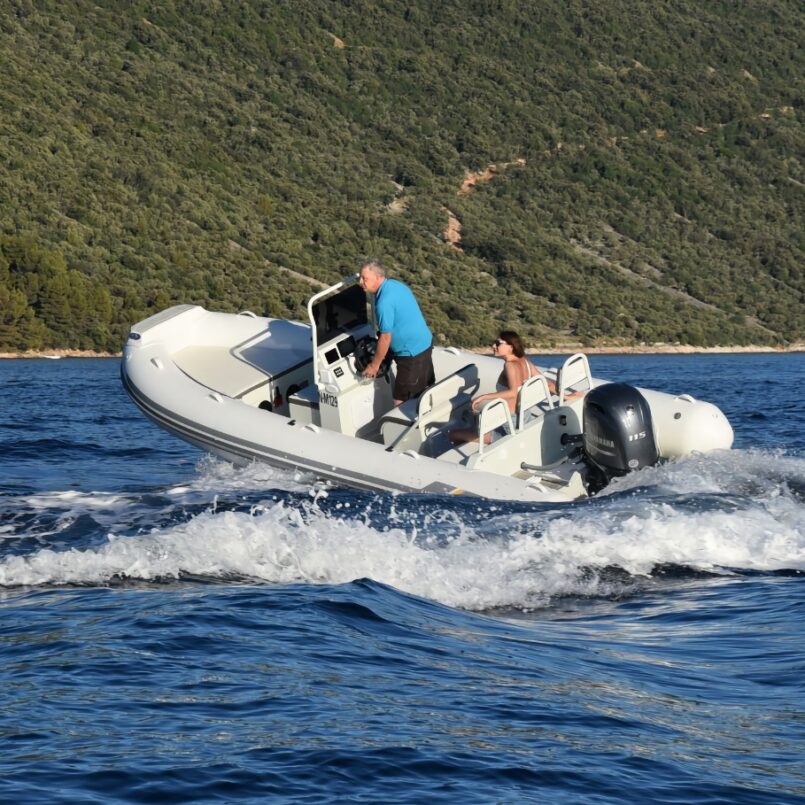 ZAR Mini LUX RIDER 18, Luxus RIB Schlauchboot, Länge 5.50m ZAR Mini LUX RIDER 18, Luxus RIB Schlauchboot, Länge 5.50m