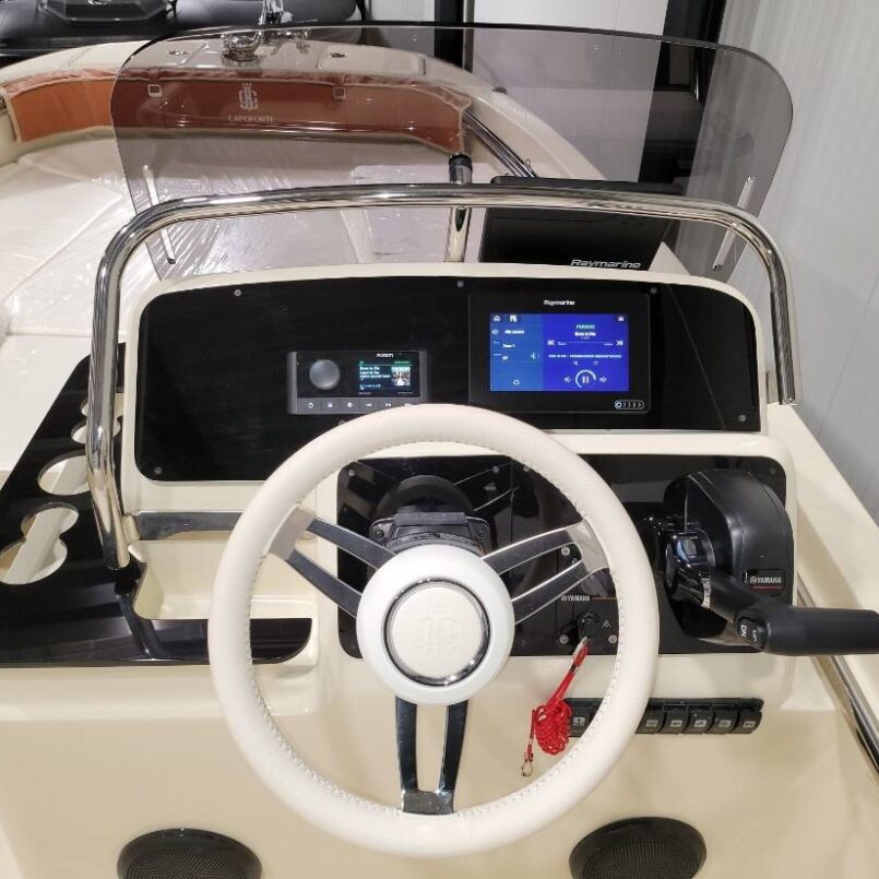 INVICTUS SX200 mit Sonderausstattung und Yamaha 150 PS INVICTUS SX200 mit Sonderausstattung und Yamaha 150 PS