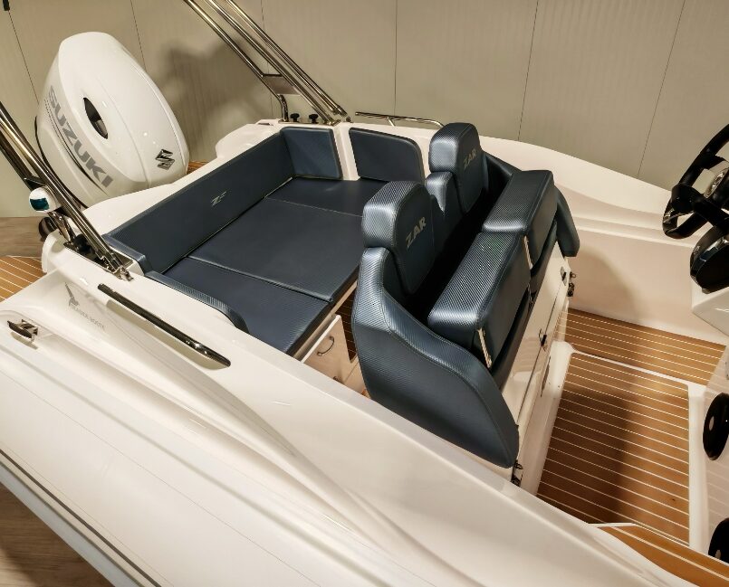 Sonderangebot: ZAR Formenti 59SL mit Sonderausstattung und Suzuki 150PS Sonderangebot: ZAR Formenti 59SL mit Sonderausstattung und Suzuki 150PS