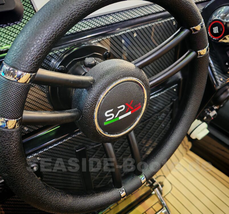 SPX RIB 24 Dinette mit Sonderausstattung und Mercury 300 PS SPX RIB 24 Dinette mit Sonderausstattung und Mercury 300 PS