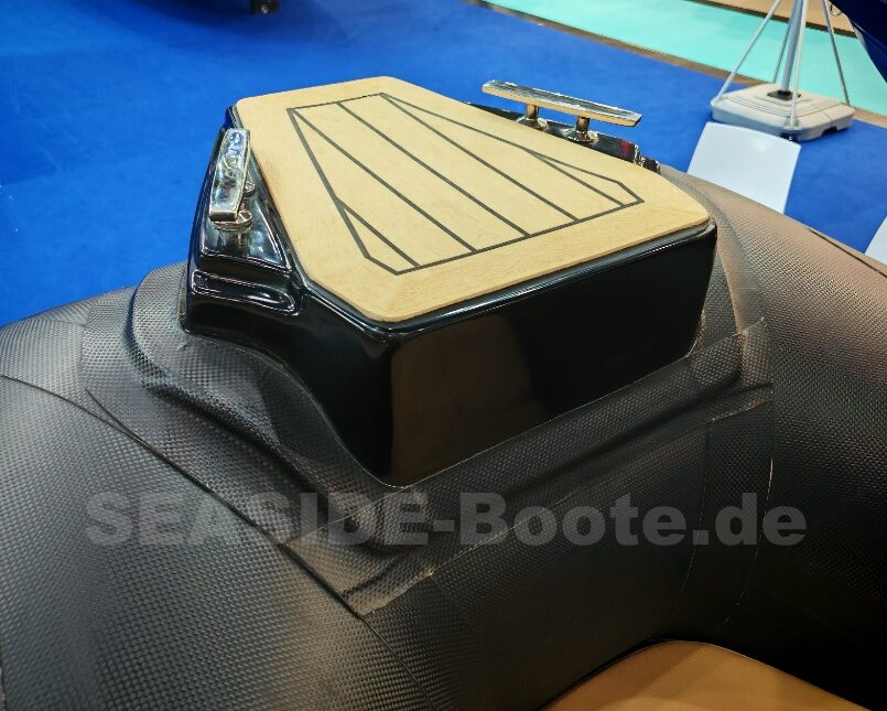 SPX RIB 24 Dinette mit Sonderausstattung und Mercury 300 PS SPX RIB 24 Dinette mit Sonderausstattung und Mercury 300 PS