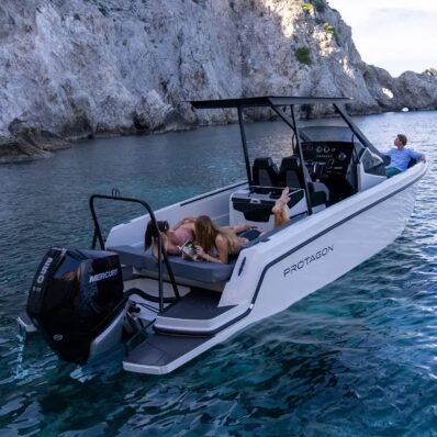 Motorboot Protagon 25 Space – Open Version Motorboot Protagon 25 Space – Open Version