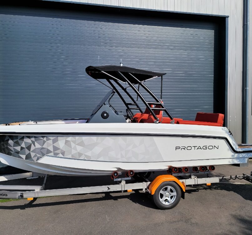 Protagon 20 mit Sonderausstattung und Yamaha 150PS Protagon 20 mit Sonderausstattung und Yamaha 150PS