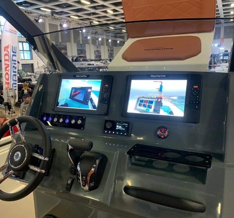 Protagon 25 Space – Open Version mit Sonderausstattung und Yamaha 300PS Protagon 25 Space – Open Version mit Sonderausstattung und Yamaha 300PS