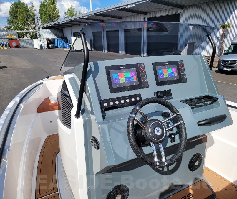 Motorboot Protagon 25 Space – Open Version Motorboot Protagon 25 Space – Open Version