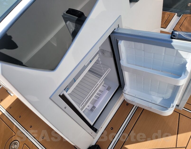 Motorboot Protagon 25 Space – Open Version Motorboot Protagon 25 Space – Open Version