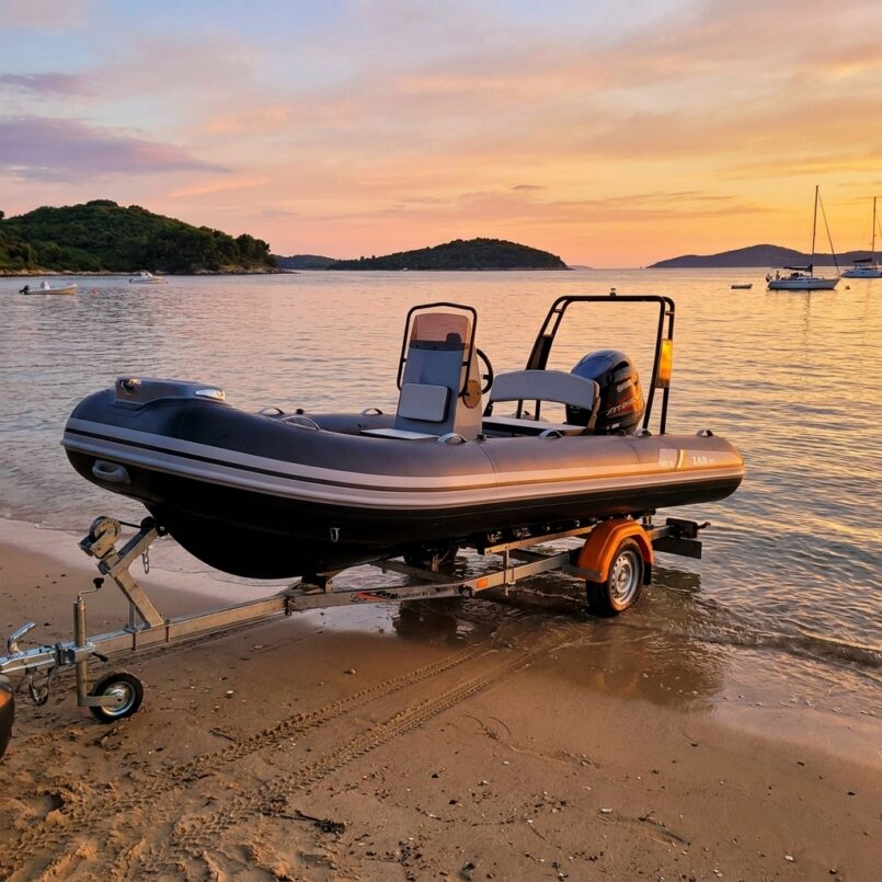 ZAR Mini RIB PRO 16SC Black Line, Länge 5m, Sonderausstattung + Yamaha V-Max 90 PS ZAR Mini RIB PRO 16SC Black Line, Länge 5m, Sonderausstattung + Yamaha V-Max 90 PS