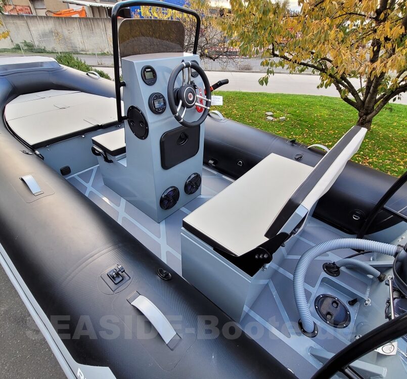 ZAR Mini RIB PRO 16SC Black Line, Länge 5m, Sonderausstattung + Yamaha V-Max 90 PS ZAR Mini RIB PRO 16SC Black Line, Länge 5m, Sonderausstattung + Yamaha V-Max 90 PS