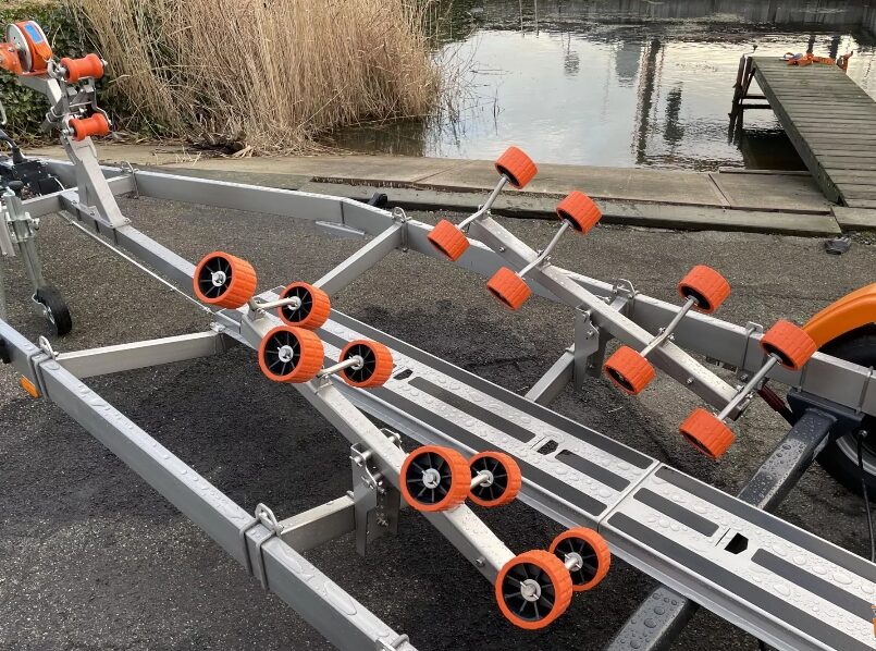 Trailer Vanclaes Excelleron Wave 2000-13″- 650, gebremst 2 Achsen Trailer Vanclaes Excelleron Wave 2000-13″- 650, gebremst 2 Achsen