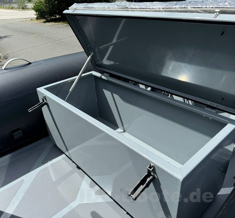 ZAR Mini RIB PRO 14DL Black Line, Länge 4.20m, Sonderausstattung + Yamaha 50PS ZAR Mini RIB PRO 14DL Black Line, Länge 4.20m, Sonderausstattung + Yamaha 50PS