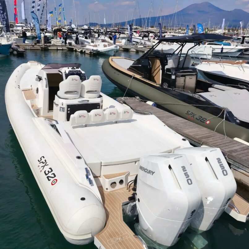 SPX RIB 32 Sport mit Sonderausstattung und Mercury V8, 2x 250 PS SPX RIB 32 Sport mit Sonderausstattung und Mercury V8, 2x 250 PS