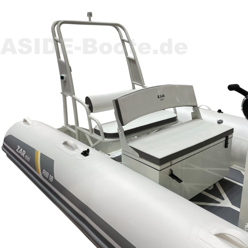 ZAR Mini RIB PRO 18HSC, CSM (Hypalon) mit Liegefläche, Länge 5,50m ZAR Mini RIB PRO 18HSC, CSM (Hypalon) mit Liegefläche, Länge 5,50m
