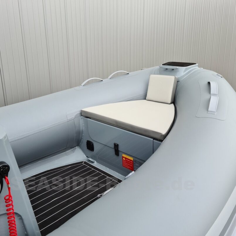 ZAR Mini Lux 13 GREYLINE, Länge 3,90m + Yamaha 15PS (Führerscheinfrei) ZAR Mini Lux 13 GREYLINE, Länge 3,90m + Yamaha 15PS (Führerscheinfrei)