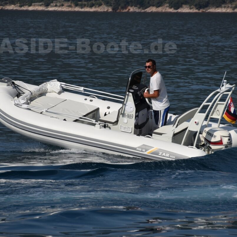 ZAR Mini RIB PRO 16HSC, CSM (Hypalon) mit Liegefläche, Länge 5m ZAR Mini RIB PRO 16HSC, CSM (Hypalon) mit Liegefläche, Länge 5m